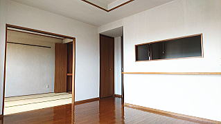 �Z���`�����[�n�C�����h�E�C�[�X�g���r���O